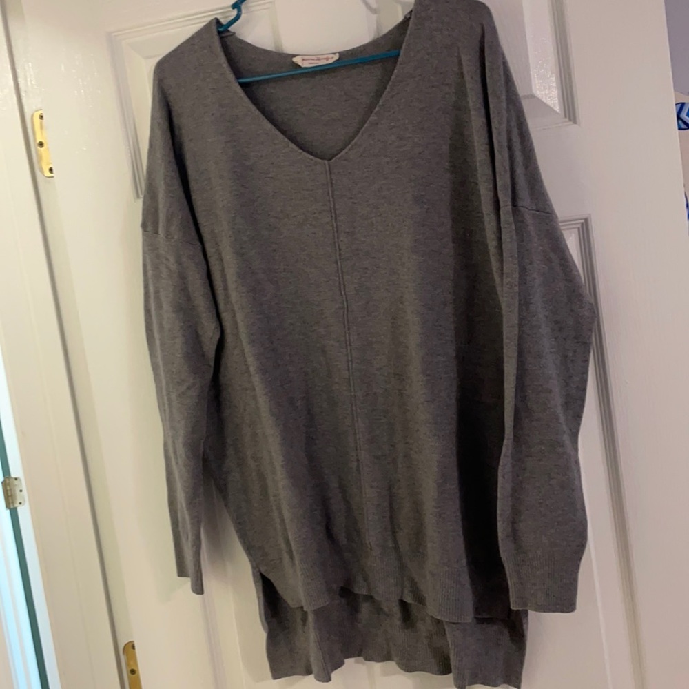 american threads gray sweater